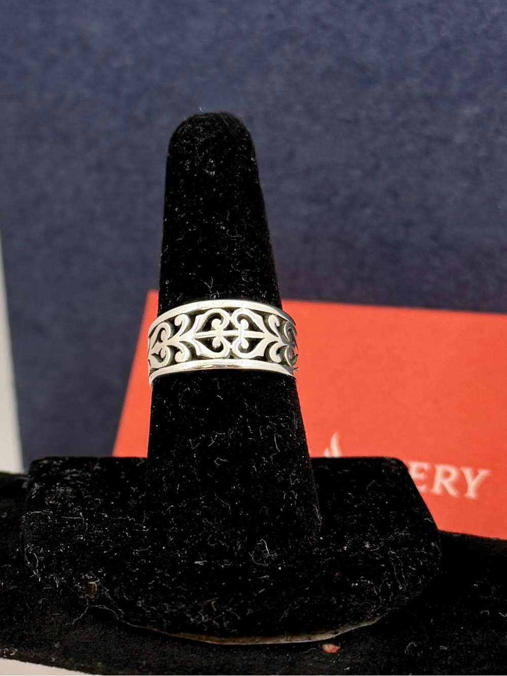 JAMES AVERY Sterling Silver Open Adorned Hearts Scroll Band Ring SZ 7.75 RETIRED